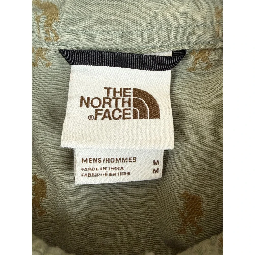 The North Face Medium Button Up Shirt Hiker Print Cotton Sage Green Pocket